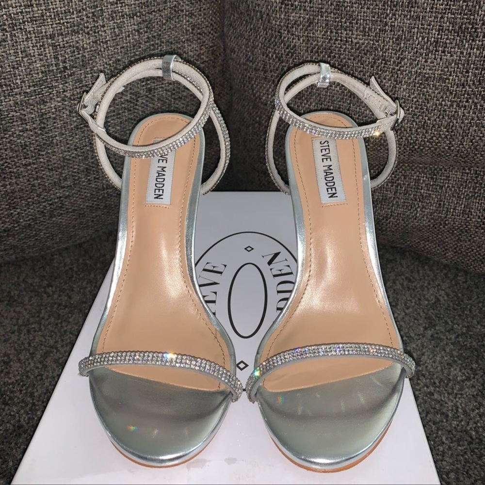 Steve Madden Festive Silver Heels Size 8